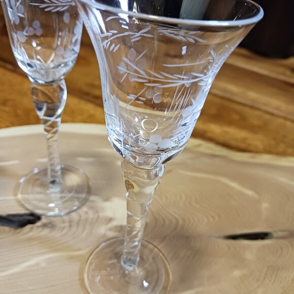 4 x ETCHED CRYSTAL Vintage etched liquor liqueur shot glasses Mint condition - Picture 2 of 6